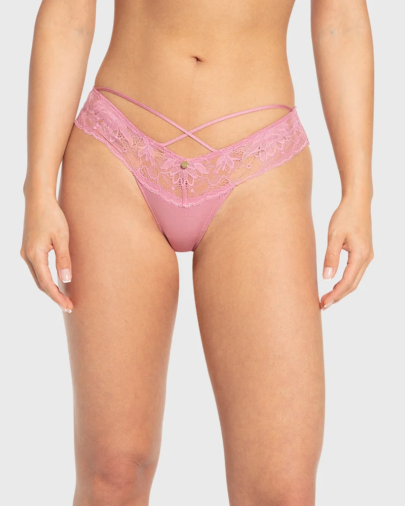 ايسلا اند ايفي إيلا وإيفي دانتيل بانتي جريئة